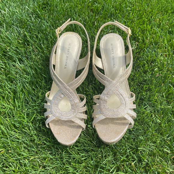 Audrey Brooke Glitter Heels Size 9.5 - Picture 1 of 4